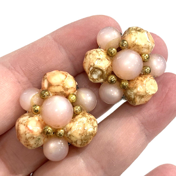 Vintage Mid Century Clip On Earrings pink peach gold beads beaded round clusters - Picture 5 of 5